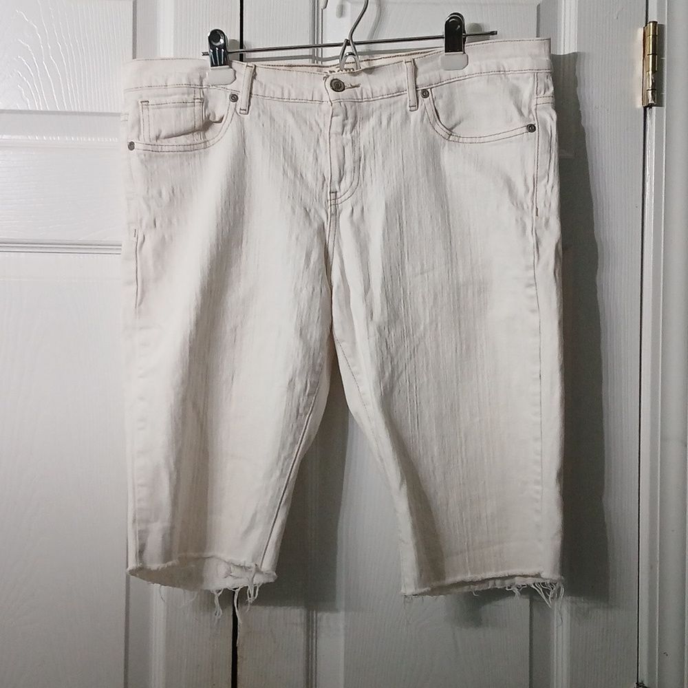 Sonoma Life & Style Modern Fit DIY  cut off white jeans  Sz 16